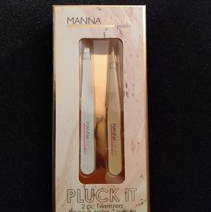 🆓 w/ purchase! - Manna kadar pluck it tweezer set